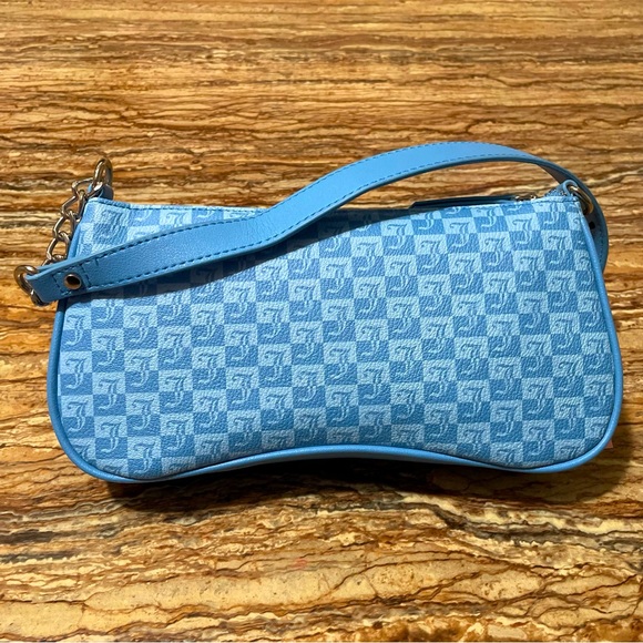 Juicy Couture - Picture 3 of 17